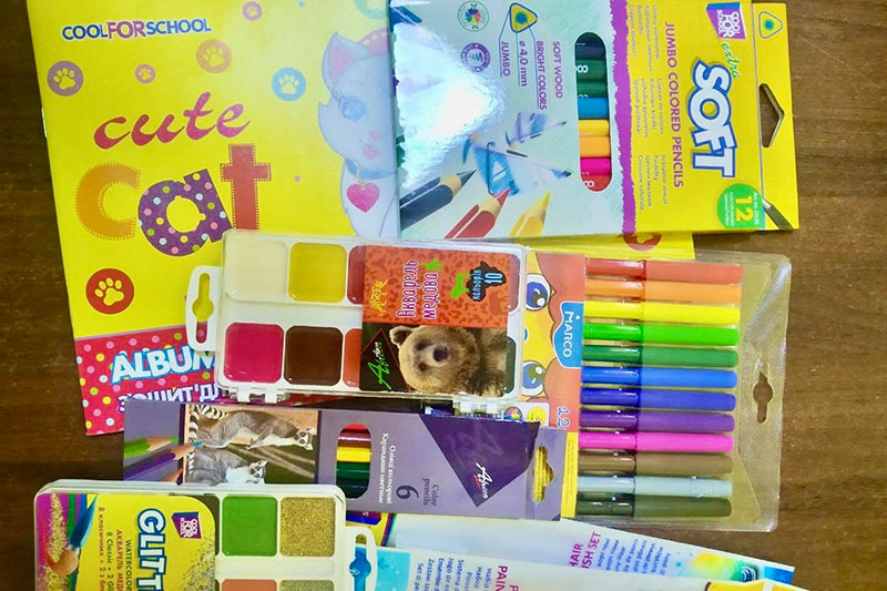 Подарунки для малюнків від Еко Дженерейшн - дітками з Клініки ЦСМ